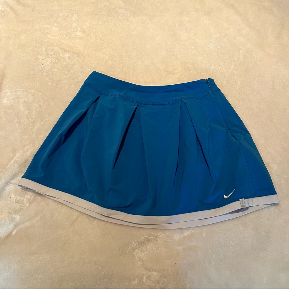 Nike blue and white tennis skirt, size XS (0-2)